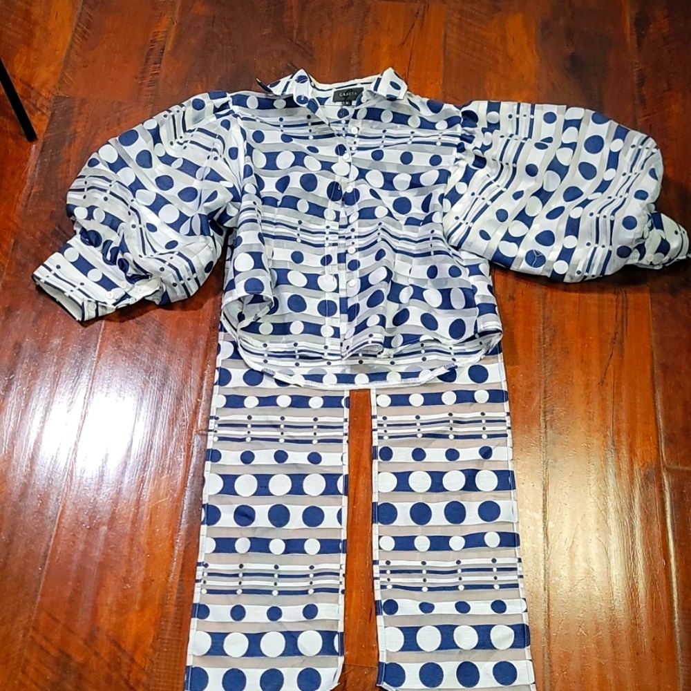 Gracia Polka Puffer Top
